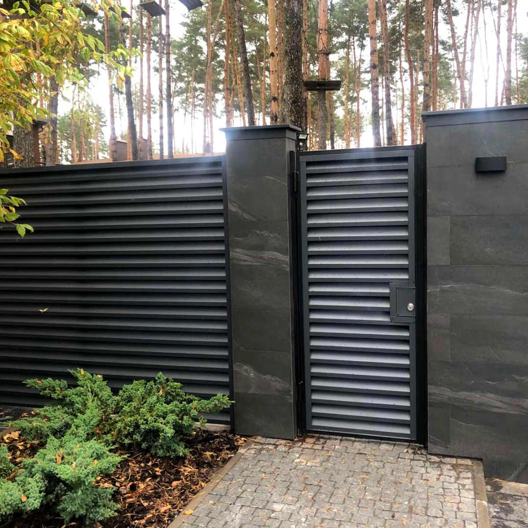 паркан для будинку